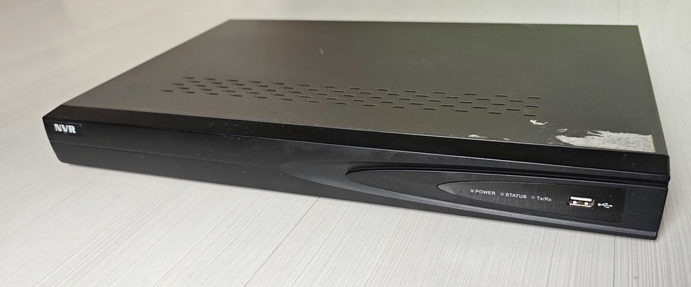 NVR Hikvision DS-7604NI-SE/P за 4 IP камери