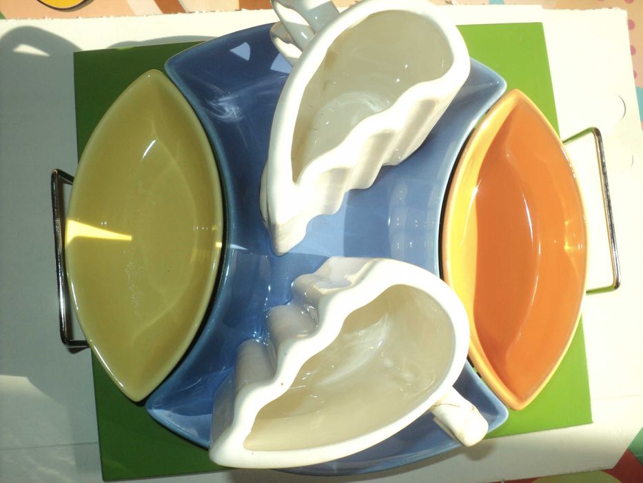 Cadou set ptr. indragostiti de SARBATORI si cosulete de PASTI !