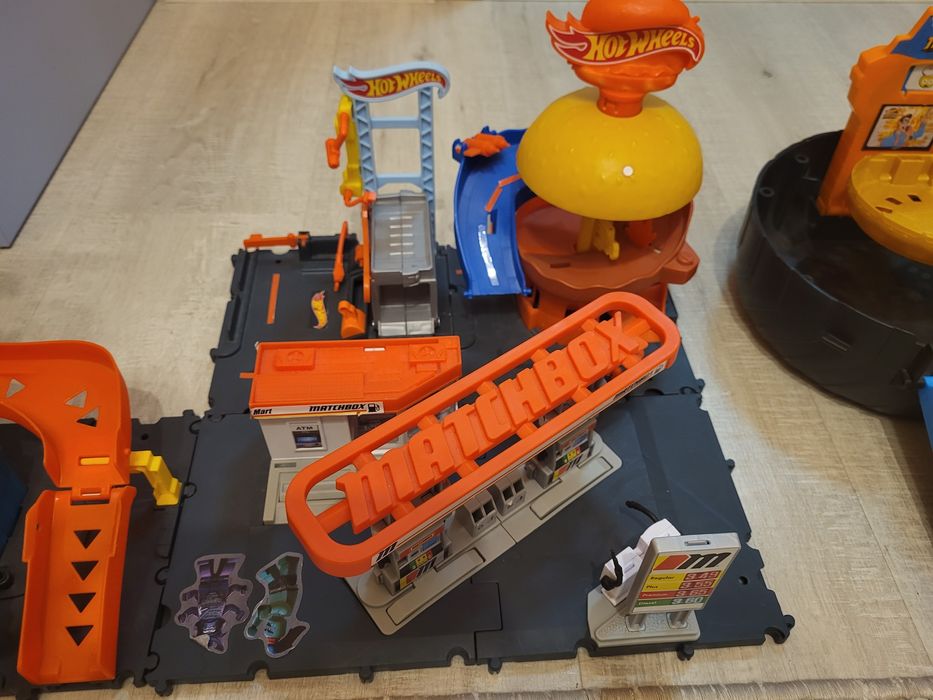 Лот писти Hot Wheels(хот уилс)