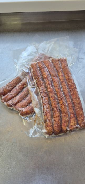 Стейки и колбаски