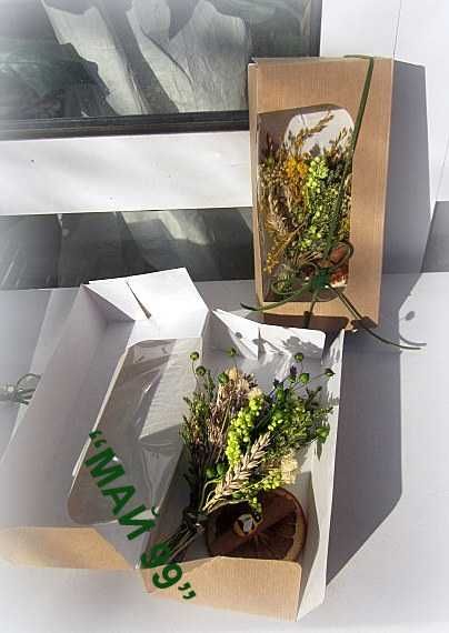 Мини букет сухи цветя в кутия с прозрачен капак