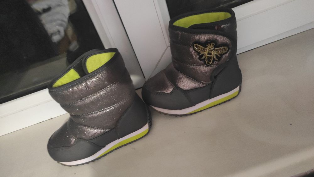 Продам обувь для девочки