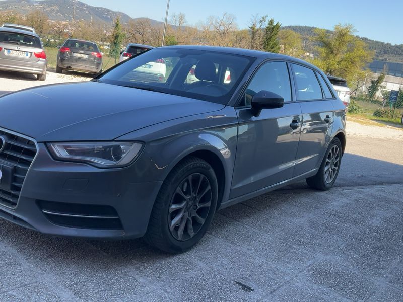 Audi A3 Sportback 1.6 TDI Young 2013