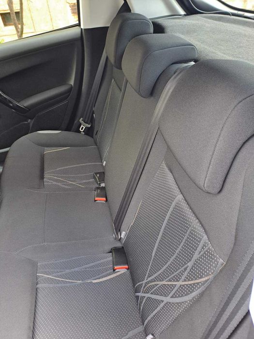 Продавам Peugeot 208