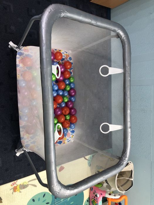 Продам манеж с шариками