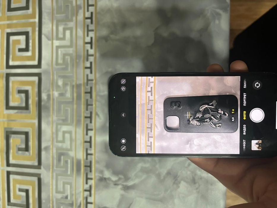 Айфон 13 в идеальном состояние