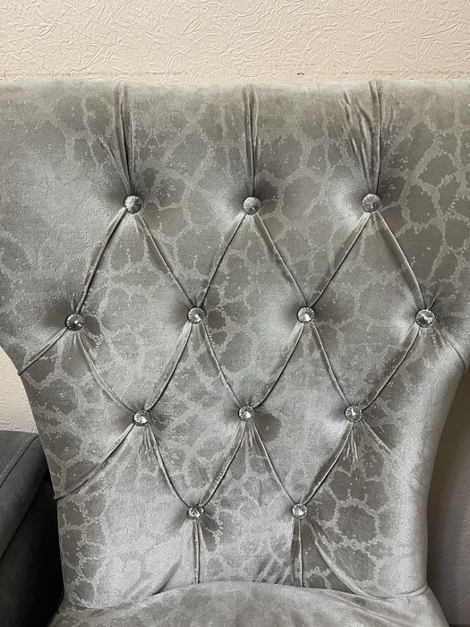 Стулья мягкие со стразами