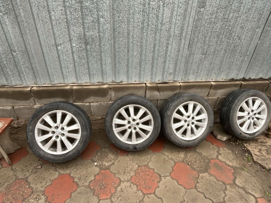 Продам комплект колес R16