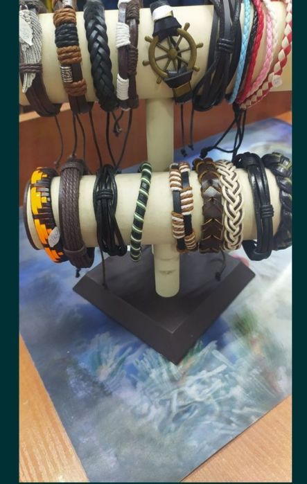 Браслеты кожаные