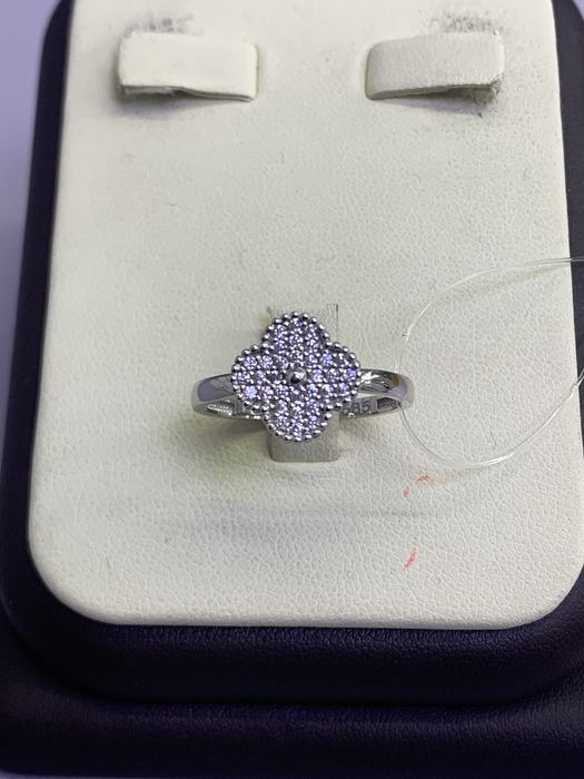 Золотое кольцо с бриллиантом / #MA807365