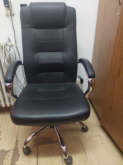 Scaun directorial Slash