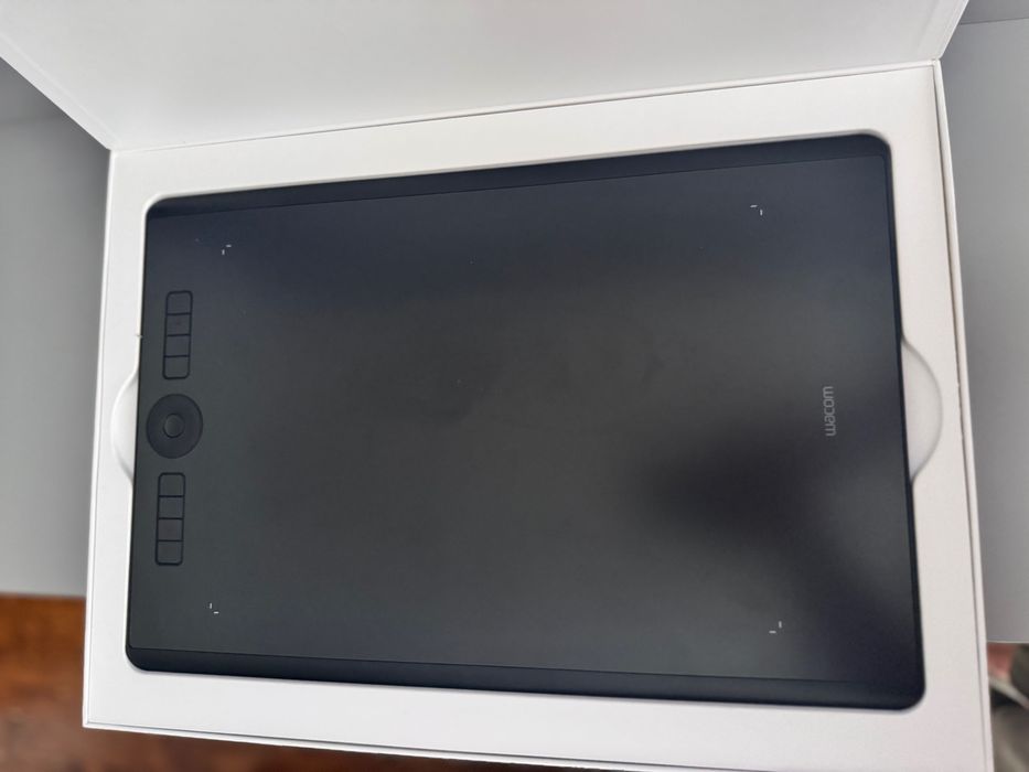 Графичен таблет Wacom intuos pro L