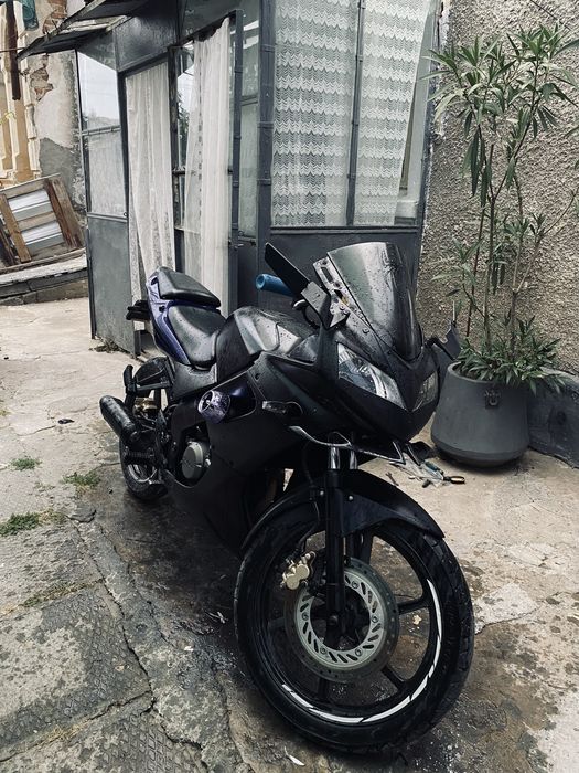 Vând honda cbr 125r jc34