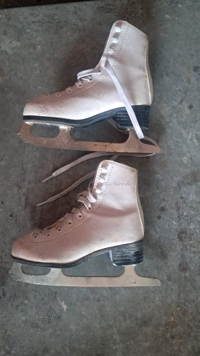 Продам детские коньки