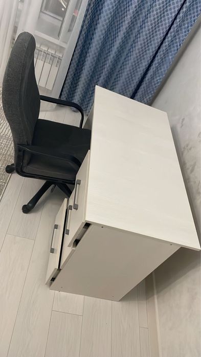 письменный стол, рабочий стол