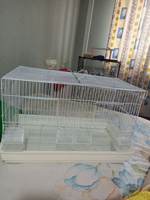 Продаеца клетка для попугаев