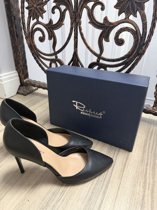 Продам черные, кожанные туфли б/у