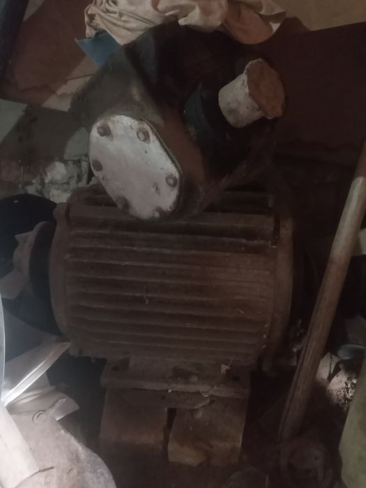 Dinom korpus sotiladi 30 klv lik