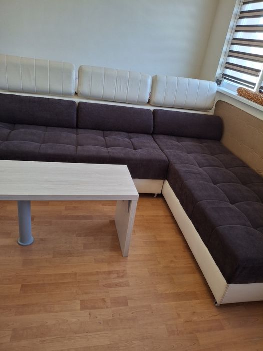 Продавам диван кожа и дамаска в кафяво 2 на 2м