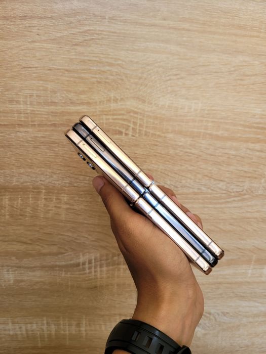 Samsung Galaxy Z Flip 4 (5G). Joyi 8/256 GB. Holati Yengide.