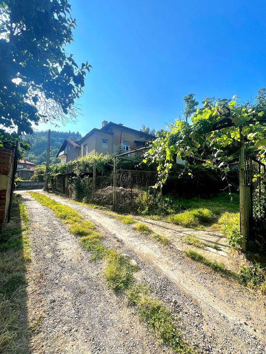 ПАРЦЕЛ (УПИ) с възможност за застрояване - 310кв.м