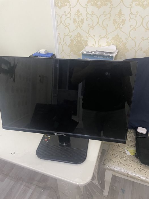 Монитор  в робочем состоянии