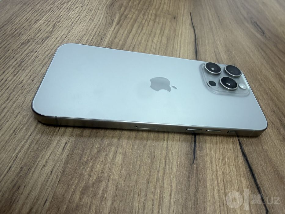 IPhone 15 pro max natural titan