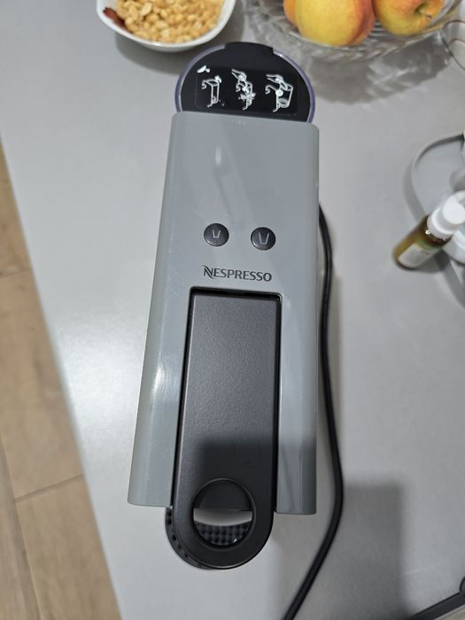 Vand  espressor Nespresso Esenta Mini