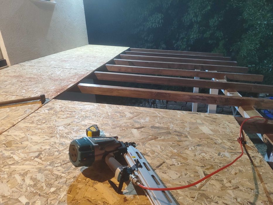 Дървени навеси, гаражни конструкции, перголи и други