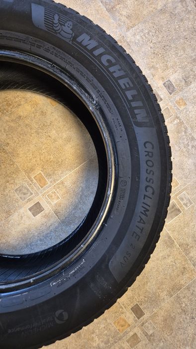 Гуми 4бр.Michelin Cross climate 2 suv