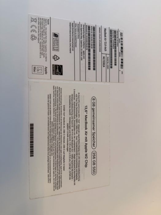 Laptop macbook air 2022 13.6 inch mit m2 256 gb ssd 8gb ram aproape nou impecabil