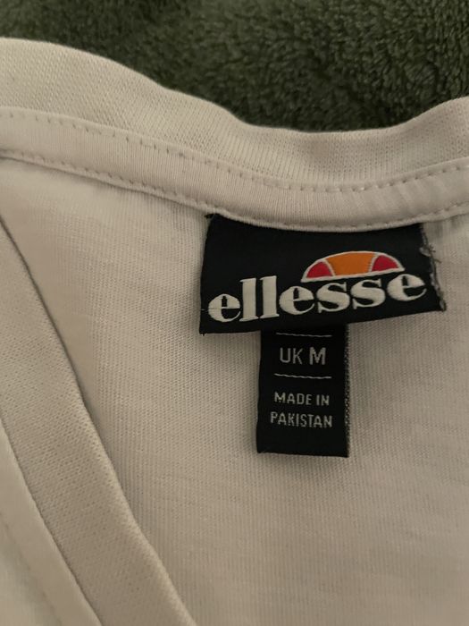 tricou ellesse marimea M(fitL)