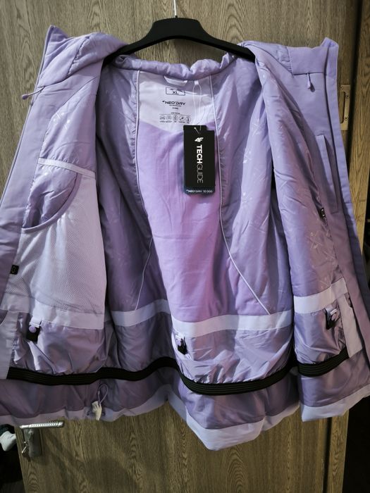 Geacă 4f de snowboard, marime XL,  membrana 10.000 pentru femei -NOUA-