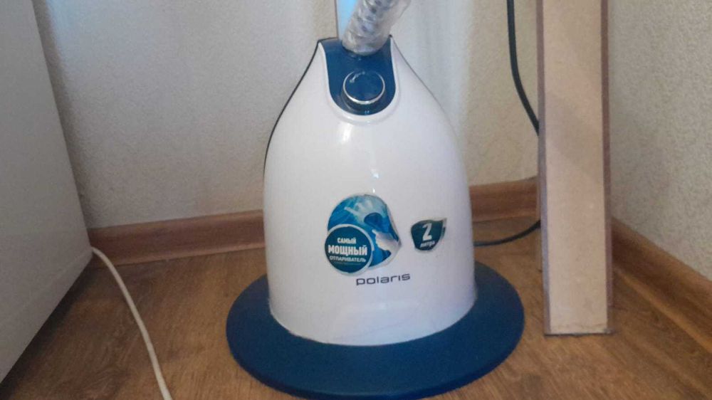 Паровой утюг Polaris