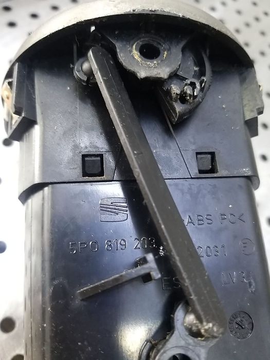 Grila ventilatie bord stanga seat altea 5p 5p0819203