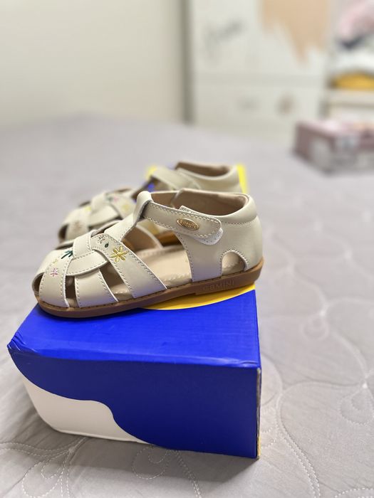 Продам детские сандали