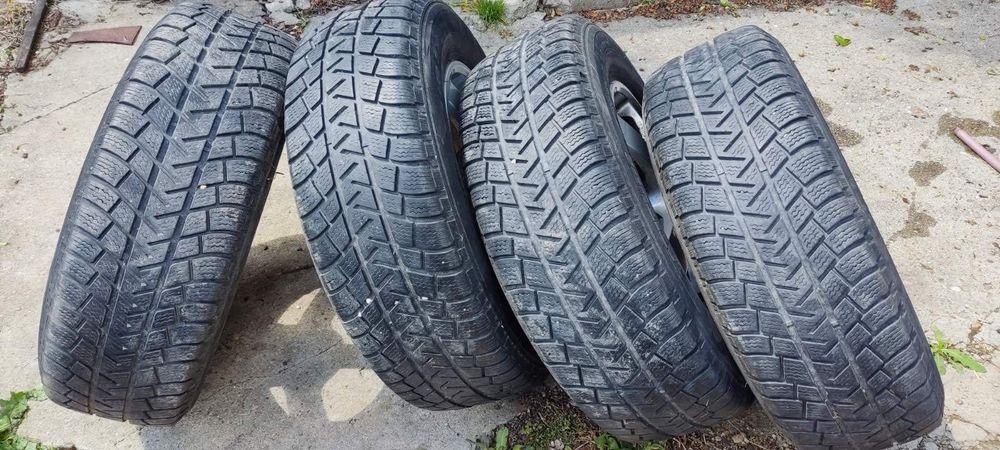 Джанти с гуми 225/70 R16 за Хонда CRV