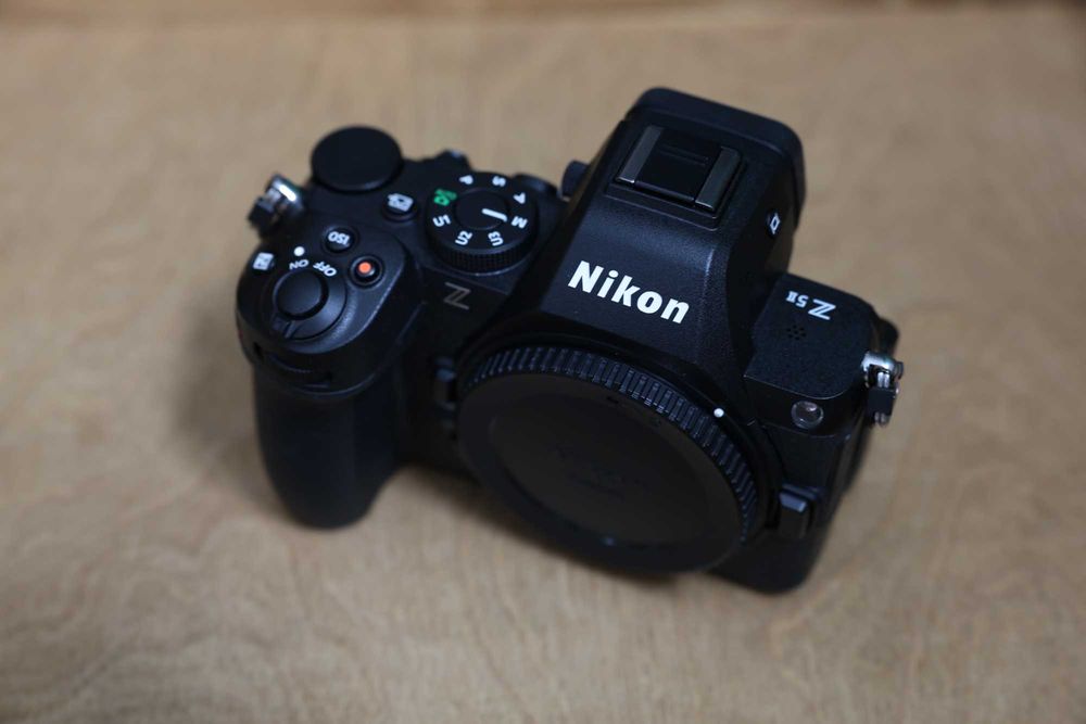 Nikon Z5 II + Обектив 24-70 мм f/4 S на 3300 кадъра