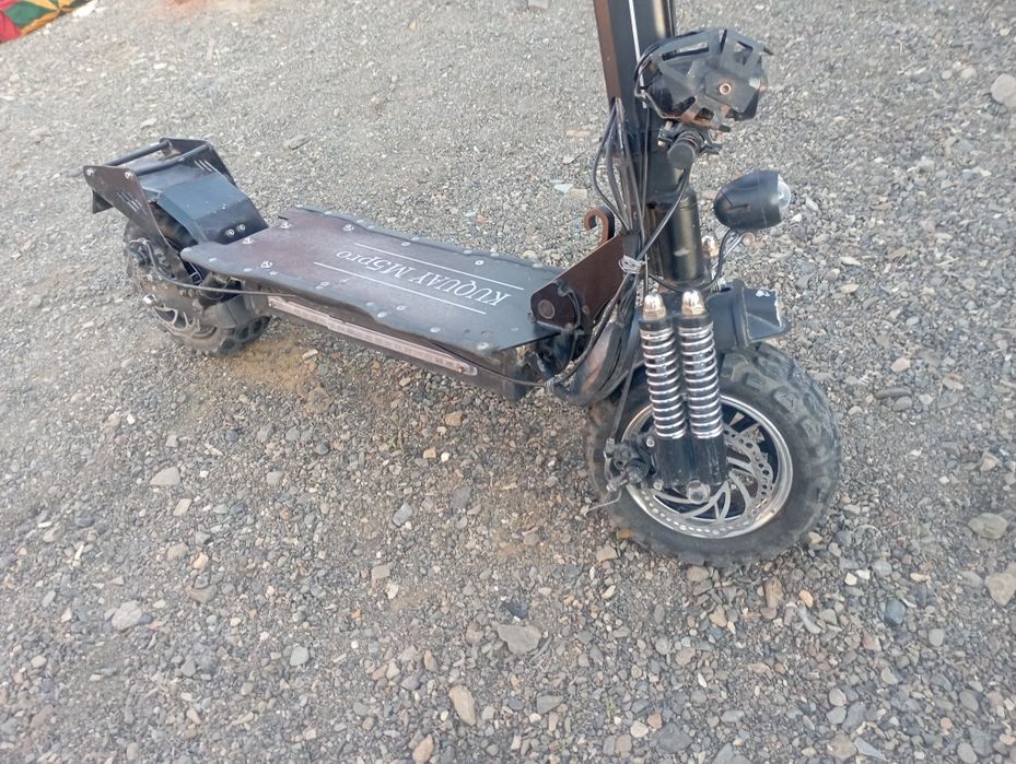 Продам электросамокат куго 5мпро