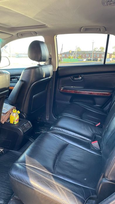 Продам машину Lexus RX 330