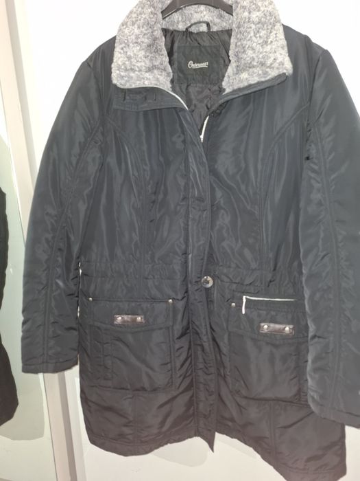 Дамско черно яке Autwears.
Якето е без забележка,може да се регулира в