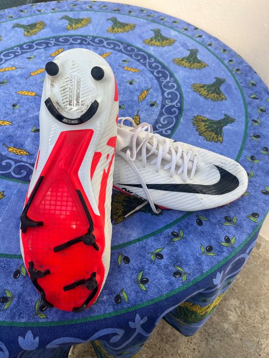 Продавам футболни обувки Nike Zoom Mercurial