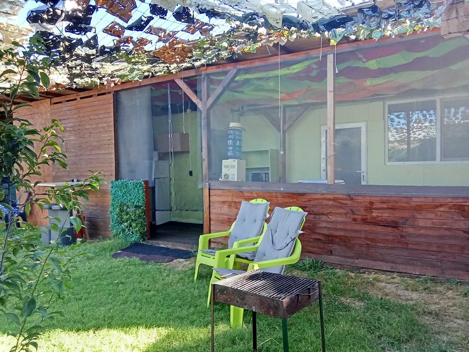 Дава под наем бунгало в Кариани до Канзас - 2500 евро/год.