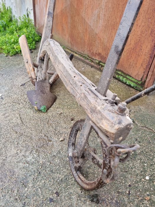 Дървено рало,добро техническо състояние готово за работа