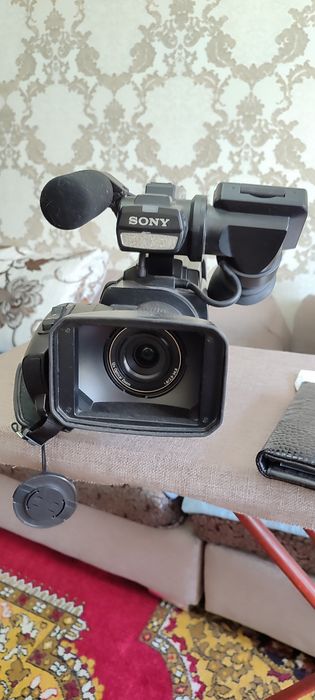 Продам видео камеру Sony