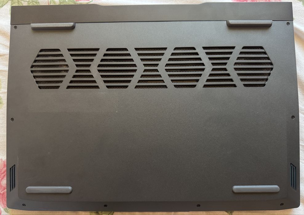 Laptop Lenovo Gaming – Ryzen 5 6600H / RTX 3050 / 16GB RAM / 1TB SSD