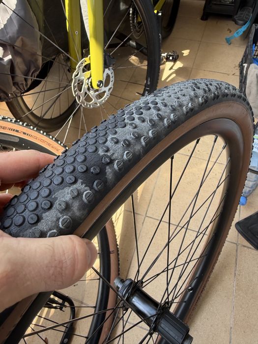 Set roți tubeless Syncros Race X25 + anvelope Schwalbe G-One Bite 700x45