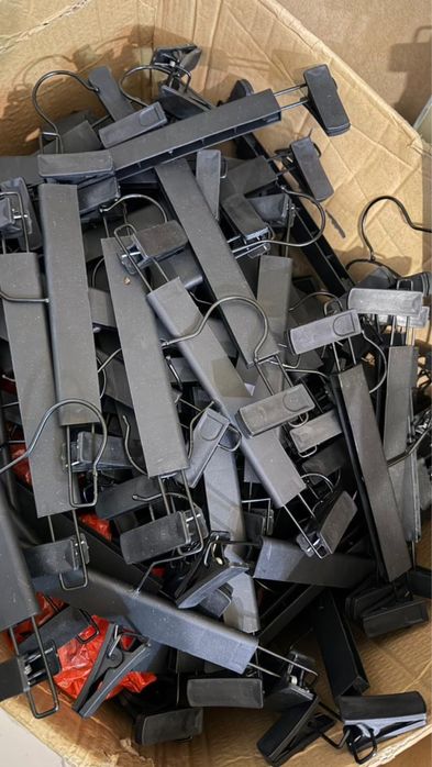 Продам вешалки разные по 70 тг