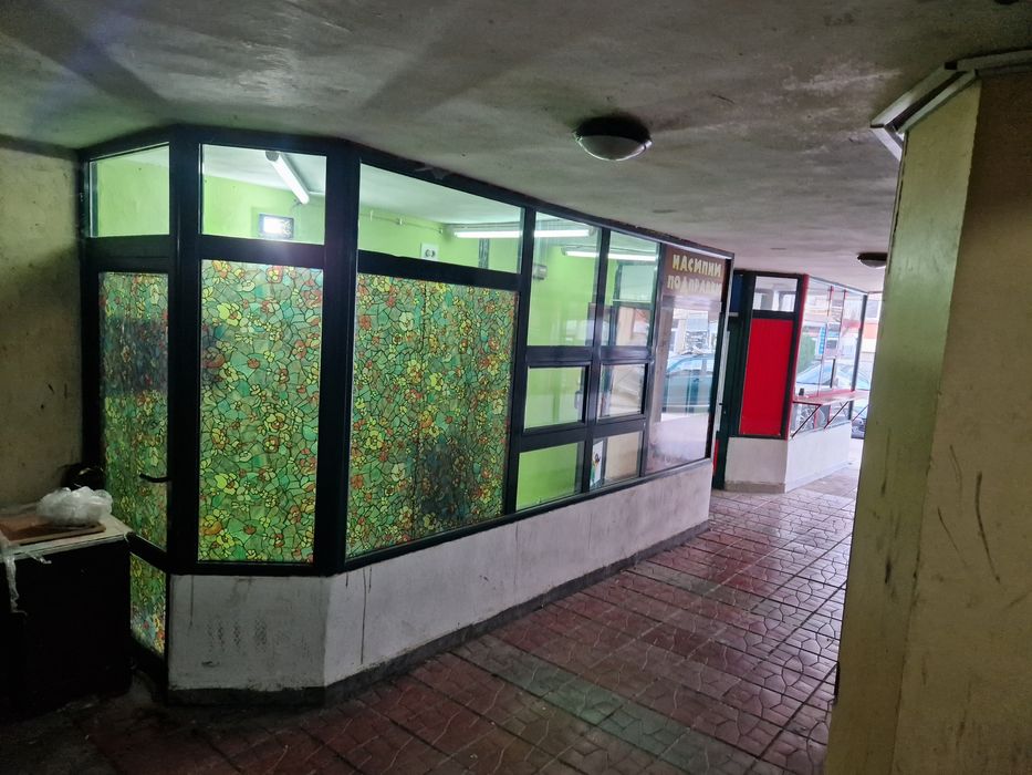 Дава се под наем Магазин в Враца, Център - 7 кв.м за 55.08 € - Снимка #1