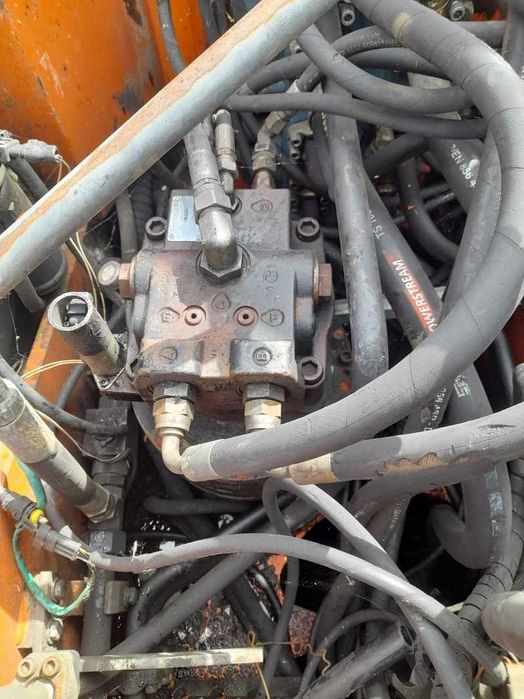 Hidromotor rotire reductor rotire A10F D85VRZ81B excavator pe roti Fiat Kobelco E175W